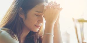 Orar y rezar: ¿hay diferencias entre estas acciones?