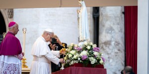Rosario por la Paz en Vaticano: la paz es fraternidad y diálogo