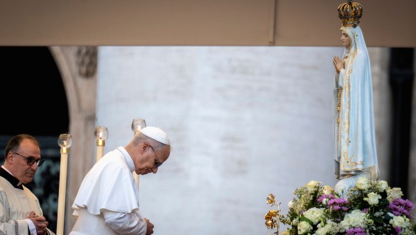 Corner Item Image - Las oraciones de León XIV, una conversación íntima con Cristo