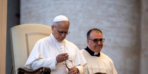 León XIV recibe por primera vez a víctimas de abusos