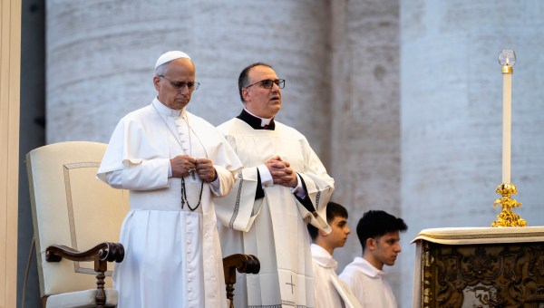 Corner Item Image - La vigilia por la paz, un momento arraigado en la tradición de los papas