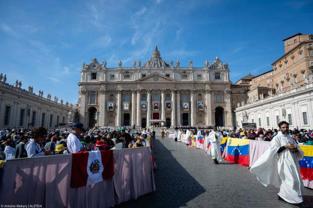 {"rendered":"La Iglesia cat\u00f3lica tiene 7 nuevos santos"}