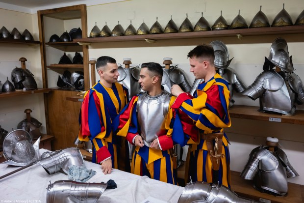 pontifical-swiss-guards-swearing-oath-ceremony-vatican