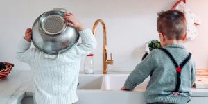 ¿Las tareas domésticas hacen que los niños tengan más éxito?