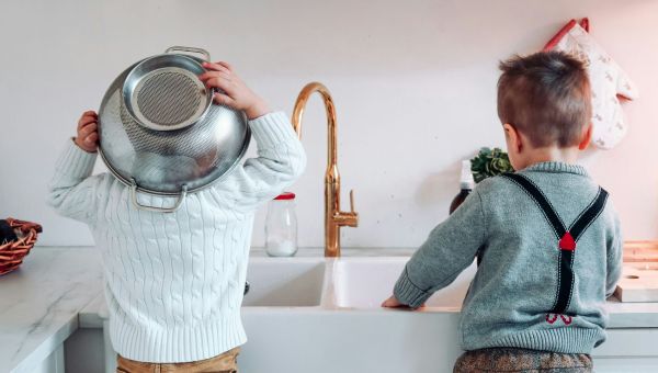 Corner Item Image - ¿Las tareas domésticas hacen que los niños tengan más éxito?