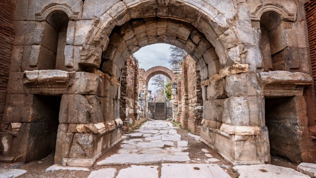 IZNIK-NICEE-TURQUIE-VESTIGES-SHUTTERSTOCK