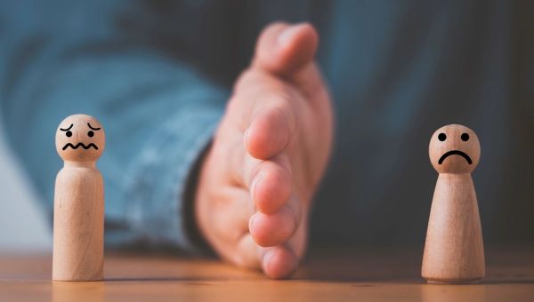 División política, guerra. diablo, Dios, humanos, Adán y Eva