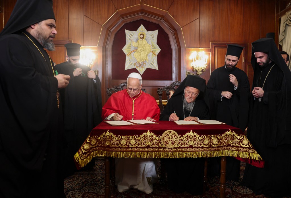 pope-leo-xiv-ecumenical-patriarch-bartholomew-i-sign-a-joint-declaration-ecumenical-patriarch-istanbul-afp-
