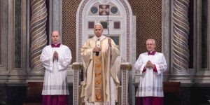 Ángelus: “El verdadero santuario de Dios es Cristo muerto y resucitado”