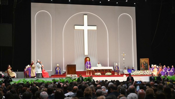 Corner Item Image - En Turquía, León XIV celebró su única Misa pública rodeado de la pequeña comunidad católica