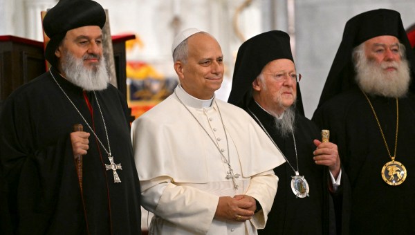 Corner Item Image - El Papa León XIV llega a Estambul