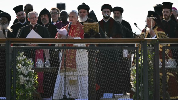 pope-leo-xiv-and-patriarch-bartholomew-i-of-constantinople
