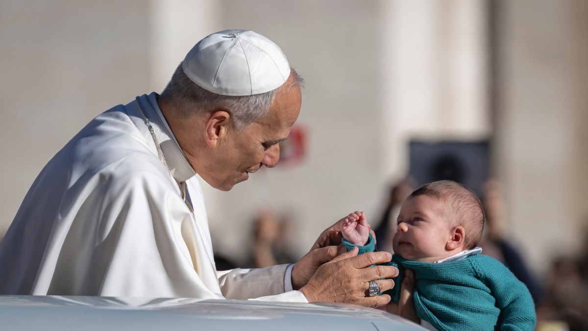 pope-leo-xiv-vatican-baby