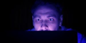 León XIV alerta sobre la “adicción a Internet”