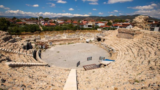 : El antiguo teatro romano en Iznik. viaje del papa