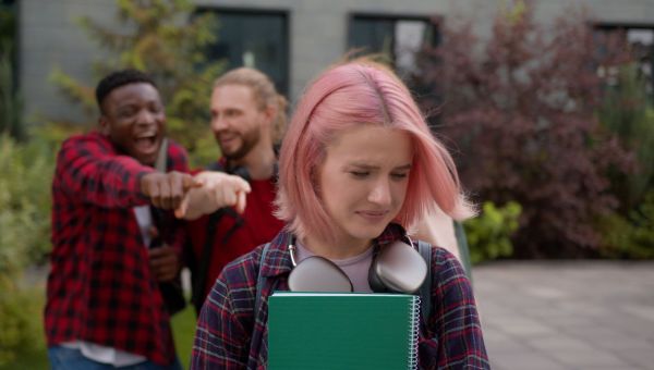 Corner Item Image - Cuando te humillan en público… y lo que no te dice Internet