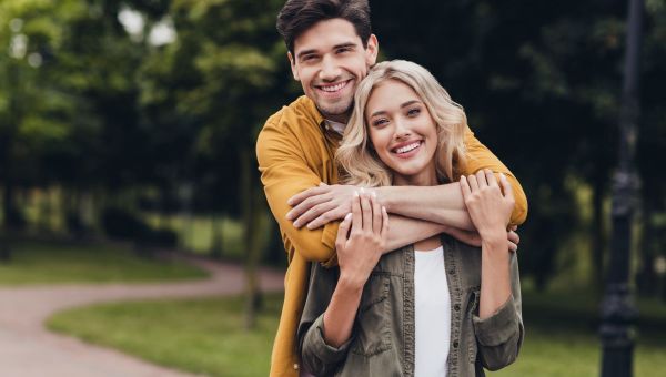 pareja joven