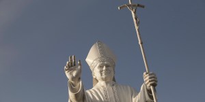 Perú: una nueva estatua de León XIV recibe a los visitantes