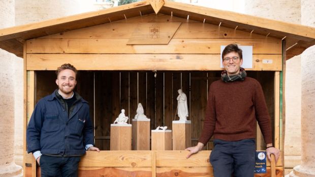 À Rome, deux jeunes sculpteurs français exposent leur crèche à l’ombre du Bernin