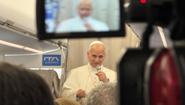 Corner Item Image - El Papa León comparte un libro que revela “quién es Prevost”