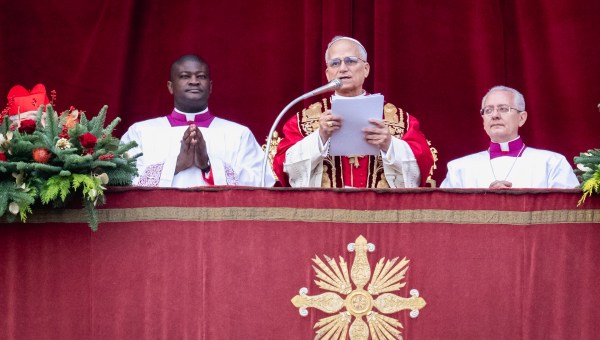 pope-leo-xiv-Christmas-urbi-et-orbi-st.-peters-square