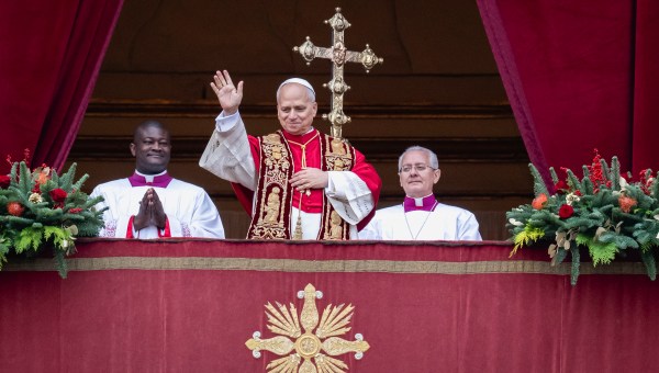 pope-leo-xiv-Christmas-urbi-et-orbi-st.-peters-square