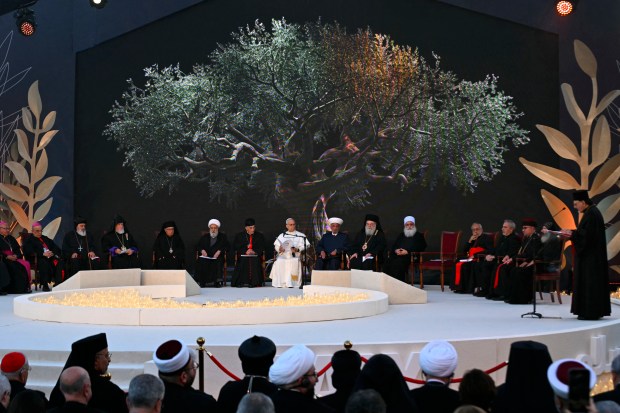 pope-leo-xiv- ecumenical-interreligious-meeting-martyrs-square-central-beirut-lebanon