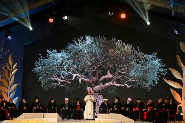 pope-leo-xiv-ecumenical-interreligious-meeting-martyrs-square-central-beirut-lebanon