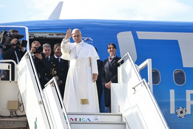 pope-leo-xiv-lebanon-president-joseph-aoun-farewell-ceremony-beirut-international-airport