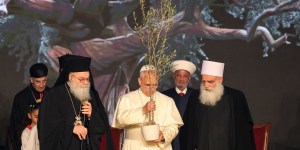 (EN VIVO) El Papa León XIV ante la tumba de san Charbel