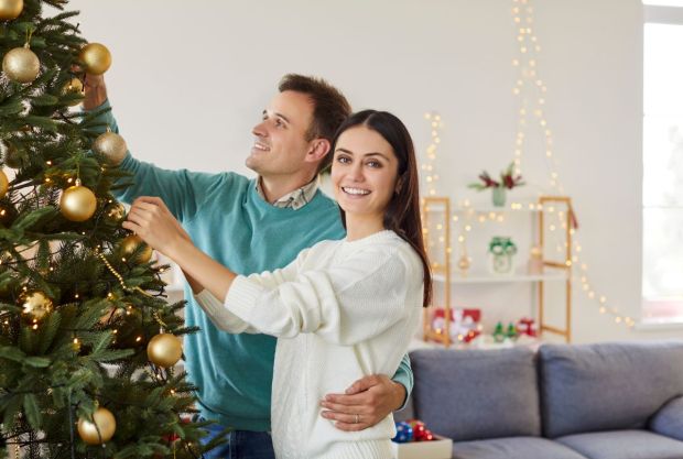 Cónyuge - ayuda - en - Navidad