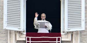 León XIV insta a no perseguir las apariencias