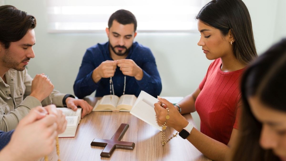monotonía. vida. liturgia, fe, oración, diversión