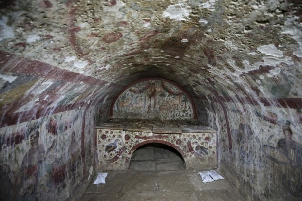Hypogée, tombeau souterrain datant du IIIe siècle après J.-C. avec une fresque de Jésus en Bon Pasteur à Iznik (Turquie)