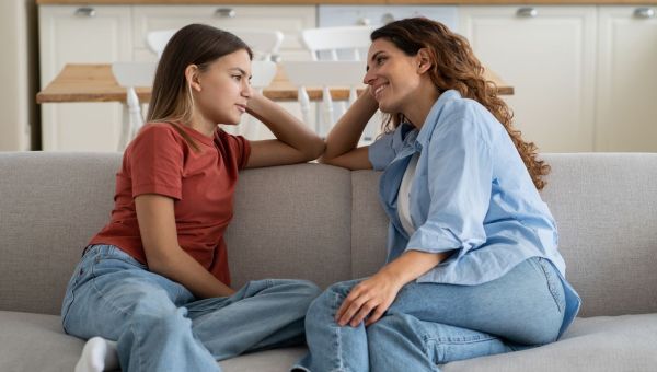 Cinq piliers de communication positive avec son adolescent