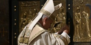 La Puerta Santa de la Basílica de San Pedro ha sido cerrada