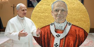 Inaugurado el medallón de León XIV para San Pablo Extramuros