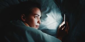 Conoce el Phonbie, la epidemia que arrasa con los jóvenes 