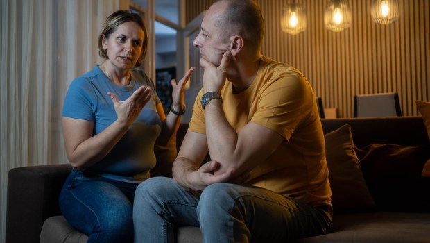 Pareja - discutiendo