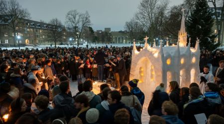 Fe bajo cero: la capilla de hielo que conmovió Notre Dame