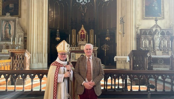 Corner Item Image - Del anglicanismo al catolicismo, el camino de fe de Robin Ward