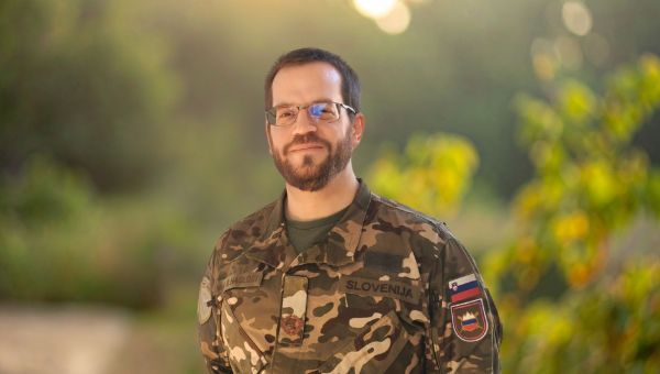 Corner Item Image - Entre el altar y el uniforme militar: “Lo que más importa es estar con el pueblo”