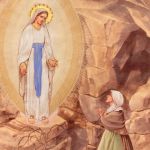 ¿Por qué la Virgen María es tan joven en sus apariciones?