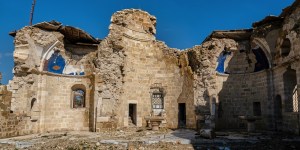 Un joven arquitecto regresa una iglesia en Antioquía a su antigua gloria