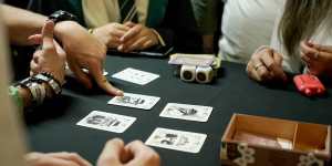 Juegos de mesa en familia: el antídoto contra las pantallas 