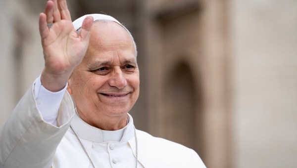 Corner Item Image - “No existe una Iglesia ideal y pura”, explica León XIV