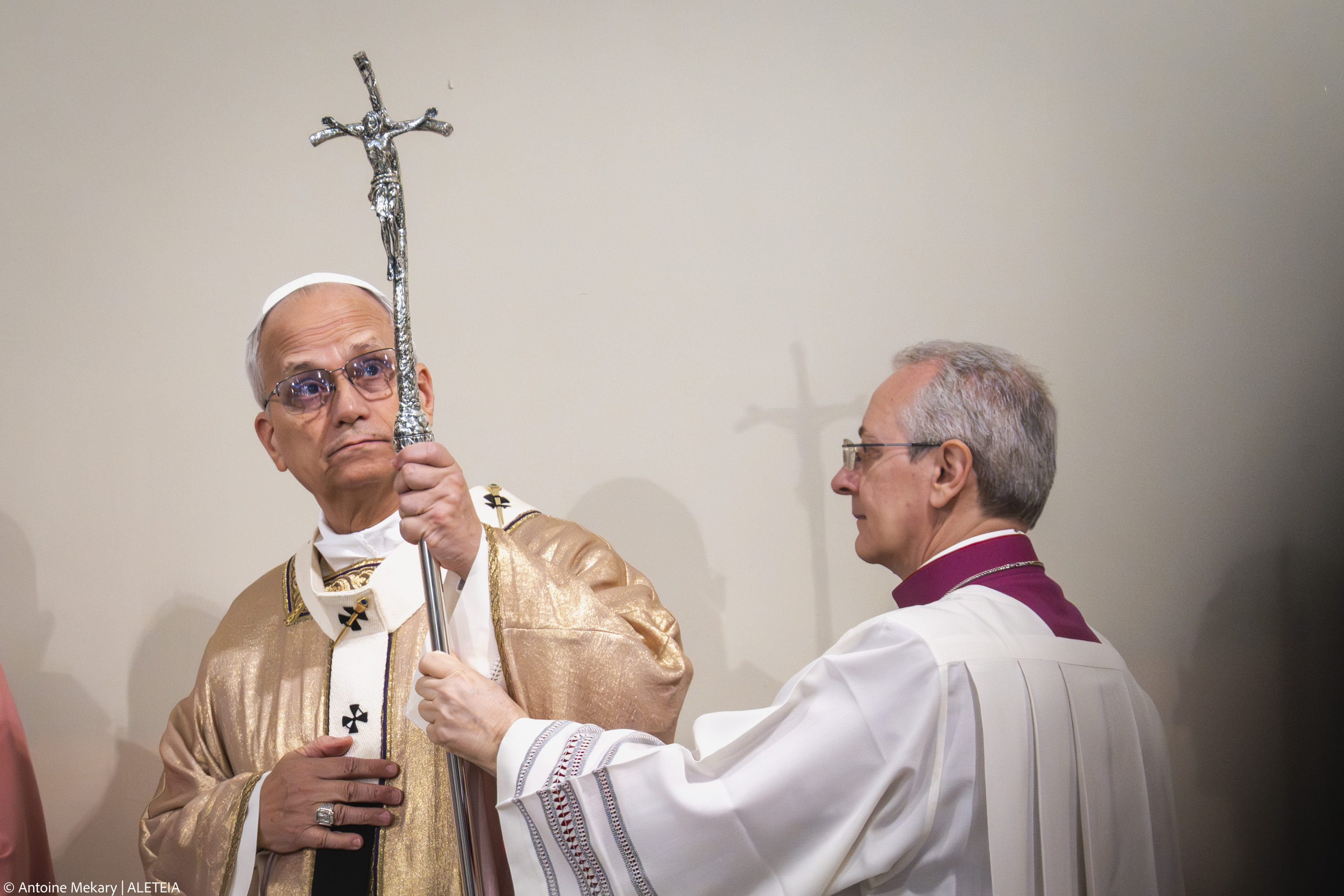 {"rendered":"El Papa celebra misa en la iglesia del Sacro Cuore di Ges\u00f9"}