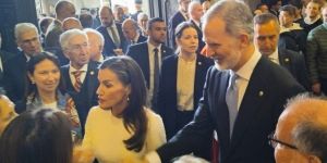 Antes de su viaje a España, León XIV recibió al rey Felipe VI y a la reina Letizia