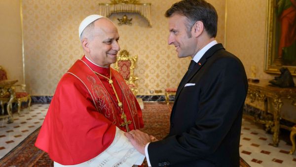 EMMANUEL-MACRON-LEON-XIV-AFP