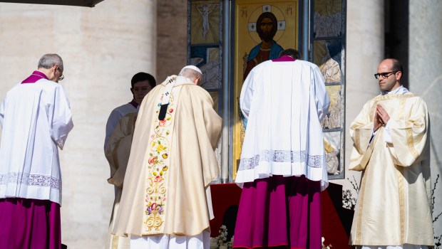 easter-mass-urbi-et-orbi-vatican-pope-leoxiv